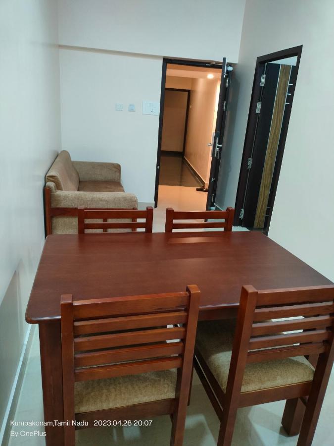 Sivamurugan Hotels Кумбаконам Экстерьер фото
