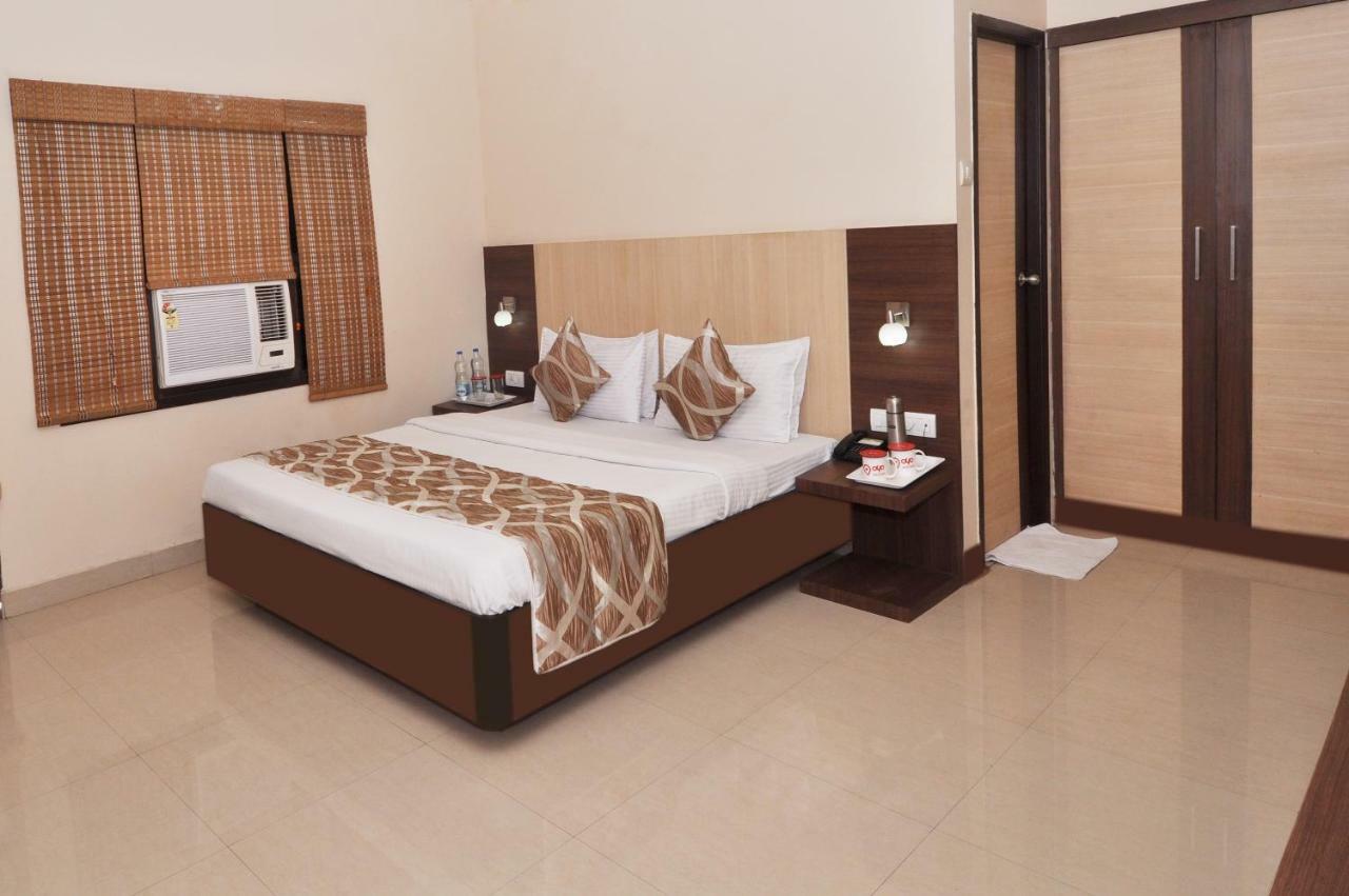 Sivamurugan Hotels Кумбаконам Экстерьер фото