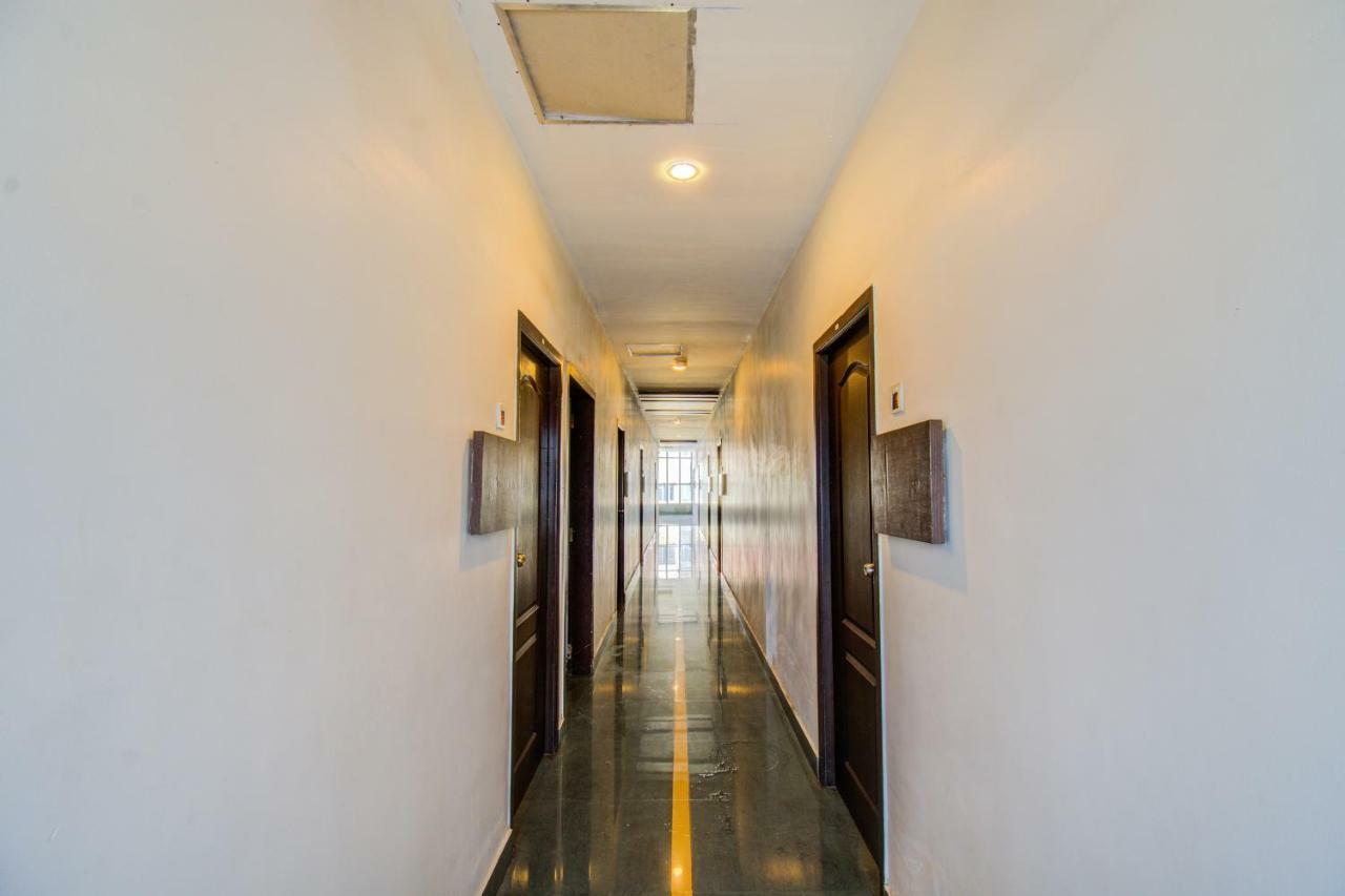 Sivamurugan Hotels Кумбаконам Экстерьер фото